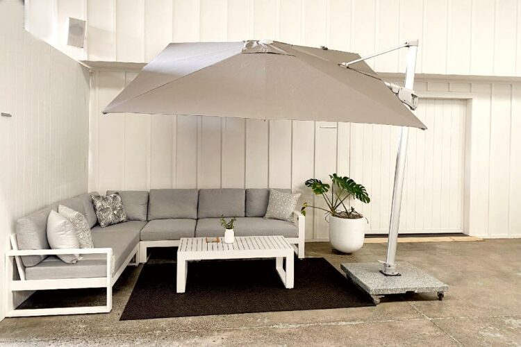 best value for money cantilever umbrella 2500 x 2500
